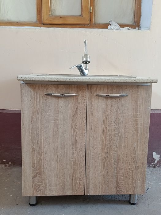 Раковина с полкой