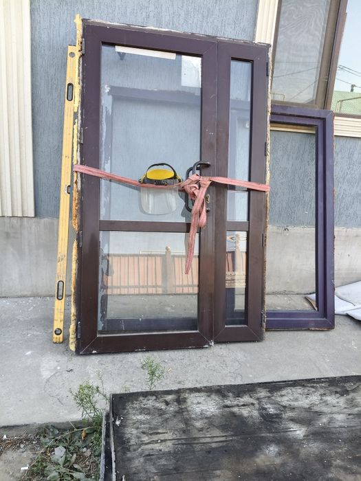 Продам пластиковые двери