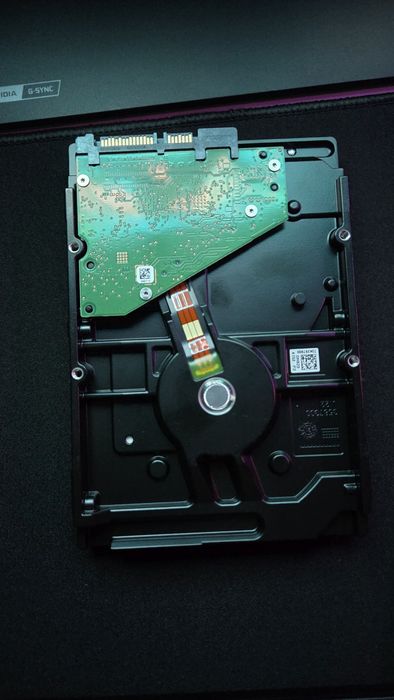 Жёсткий диск 2TB/Seagate skyhawk 2TB