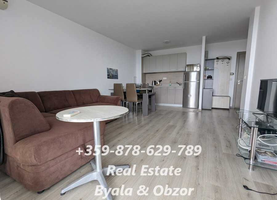 Двустаен апартамент с красива морска панорама в гр.Бяла