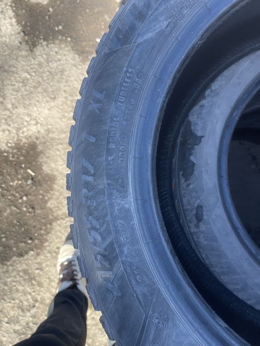 215/55/17  зима шипы