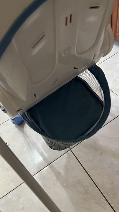 Продам столик для кормления