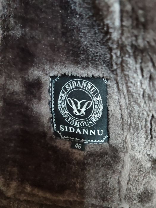 Продам дублёнка в отличном состоянии.