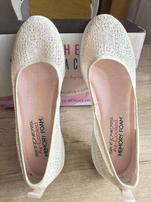 Sketchers Balerini de dama mas 39