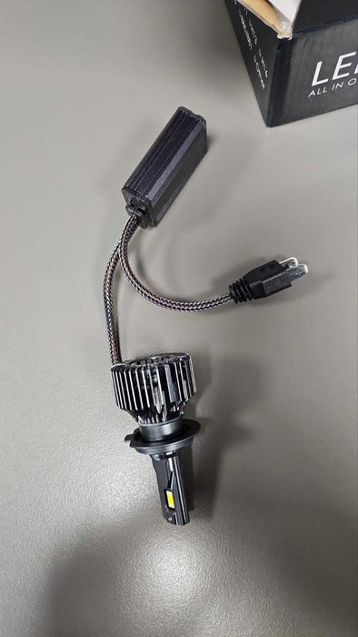 Комплект LED крушки с три цвята H7 12V 26000LM 120W за къси светлини