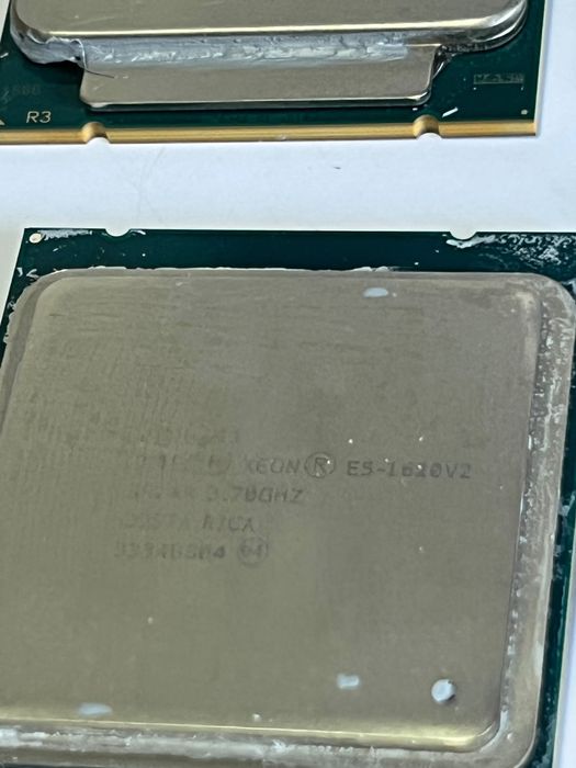 Lot 4 procesoare E5 xeon. 3 buc e5 1620v2 si 1 buc 1620v3