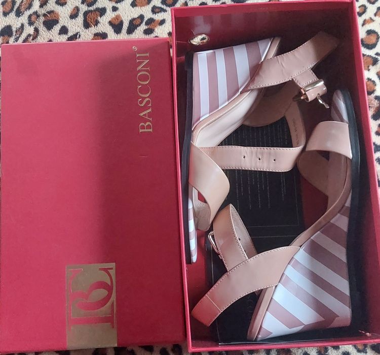 Босоножки Basconi, 39 размер, новые