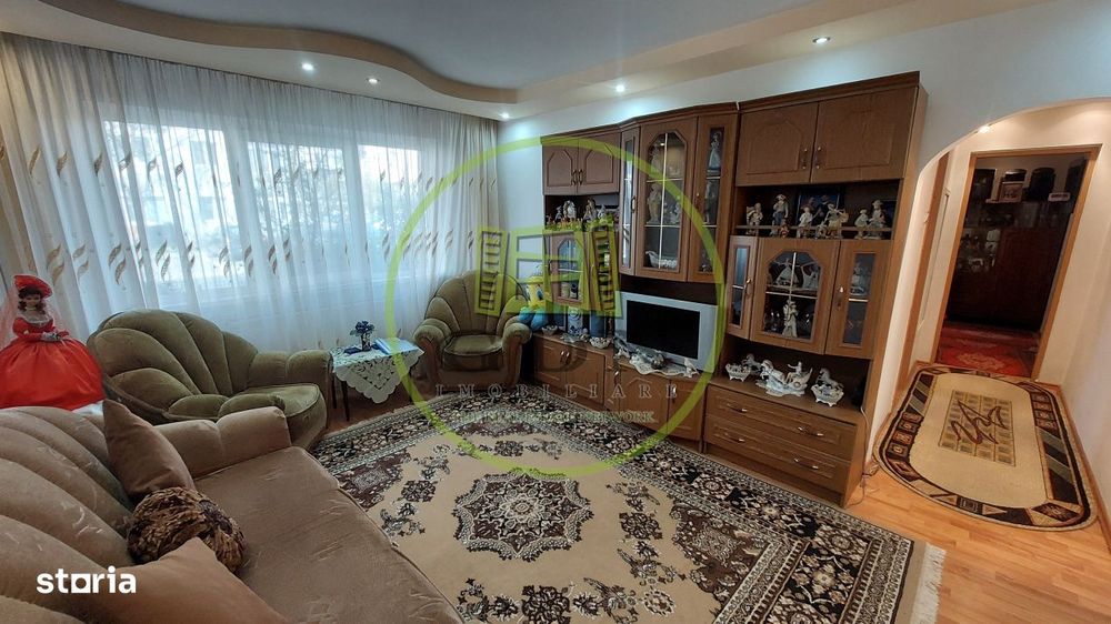 Apartament 3 camere semidecomandat, parter, Craiovita, zona Gradinita