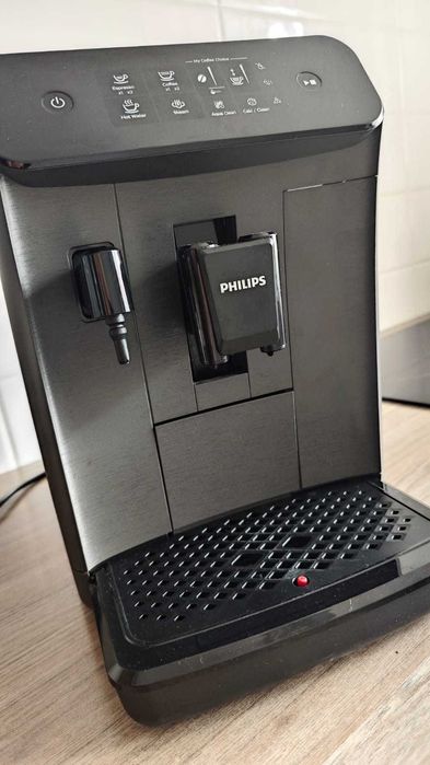 Espressor automat Philips EP0824/00 seria 800 + filtru de calcar si apa + decalcificator