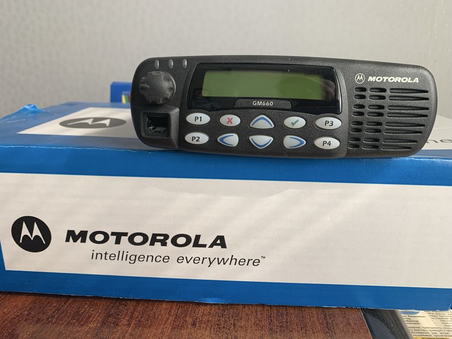 Радиостанция автомобильная Motorola 660, 403-470 МГц.