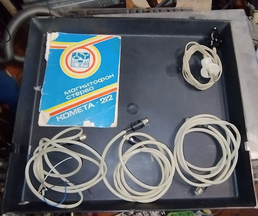 Продам магнитофон Комета