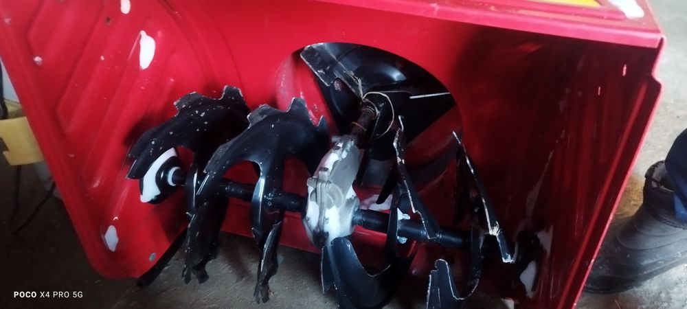 Снегоуборочная машина