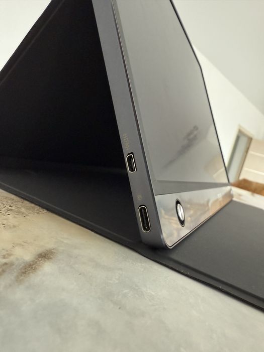 Монитор ASUS ZenScreen Touch MB16AMT серебристый