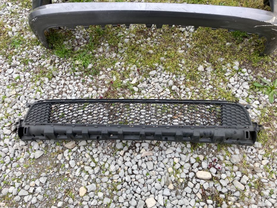 Оригинална Предна броня за Renault Trafic 14-18. 2бр.