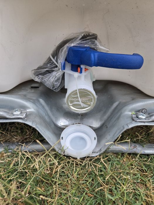 Бидони-цистерни-IBC 1000л.