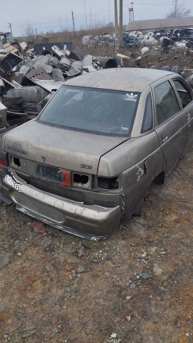 ваз 2110 продам.