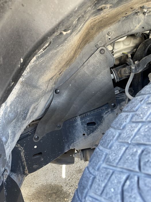 Подкрылок Защита двигателя  прадо Runner …