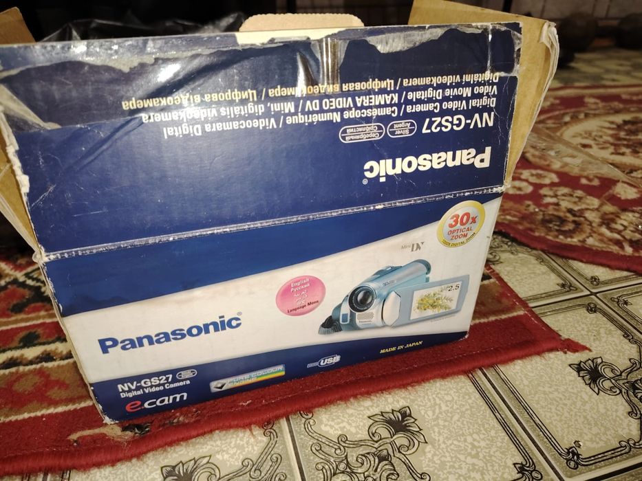 Видео камера и дивиди