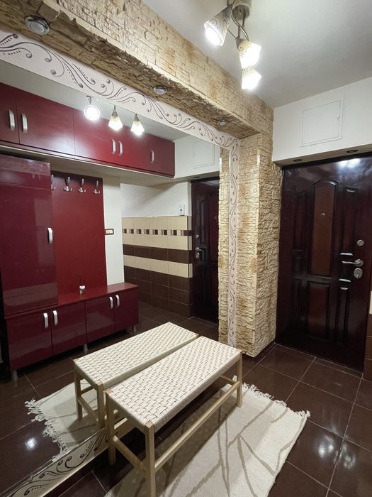 Inchiriez apartament o camera zona Vlaicu