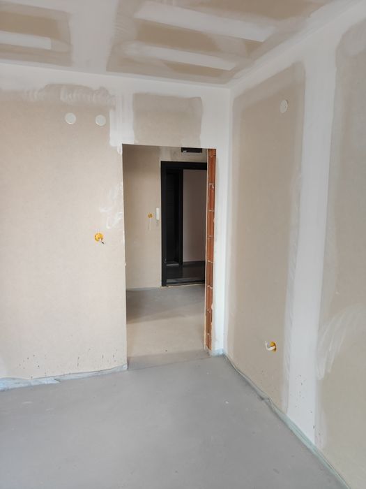 Продава се Тристаен апартамент в Стара Загора, Железник - център - 82 кв.м за 1037 €/кв.м - Снимка #3