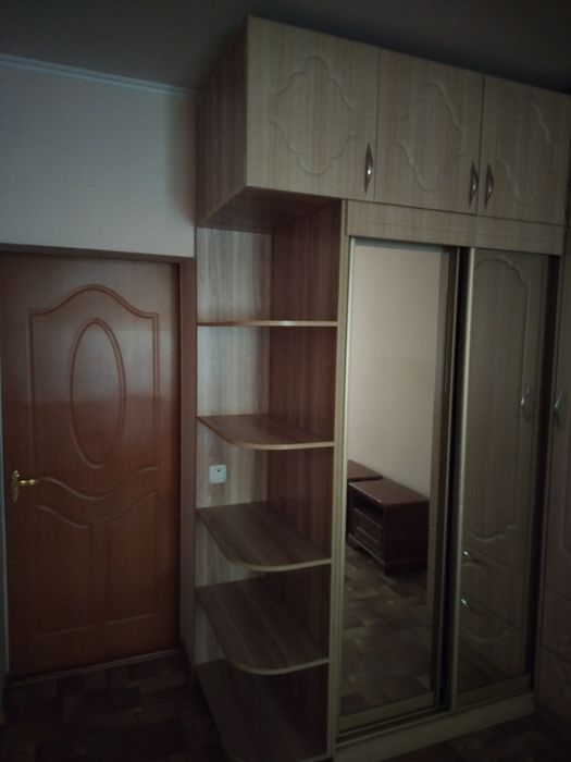 Продам шкаф большой