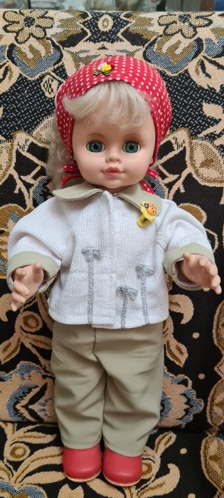 Продаётся кукла.