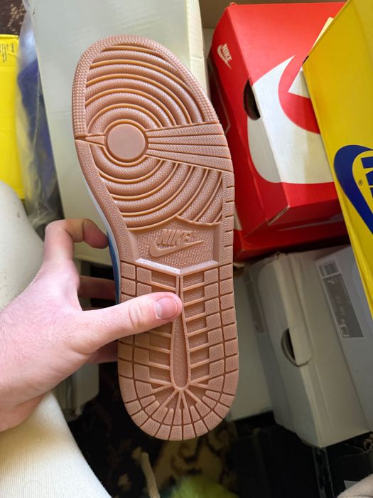 Jordan 1 Travis Scott Canary mărimea 41 si 43