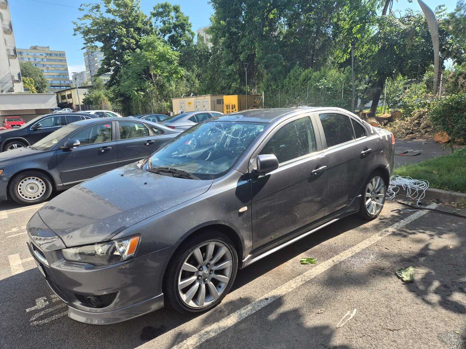 MITSUBISHI Lancer