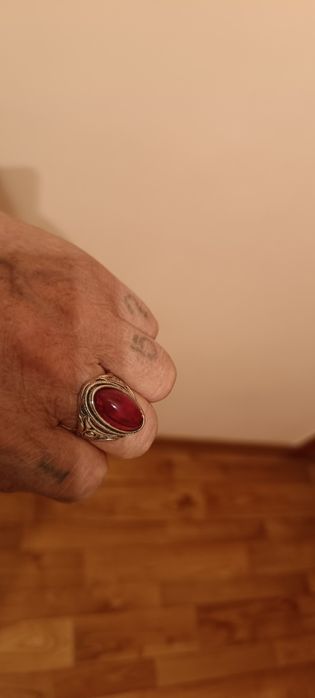 Срочно продам кольцо с изумуродом!