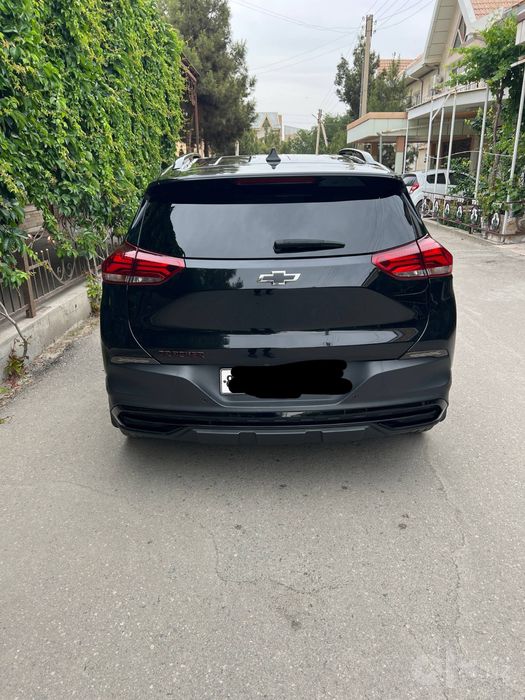 Chevrolet Tracker 2 Red line