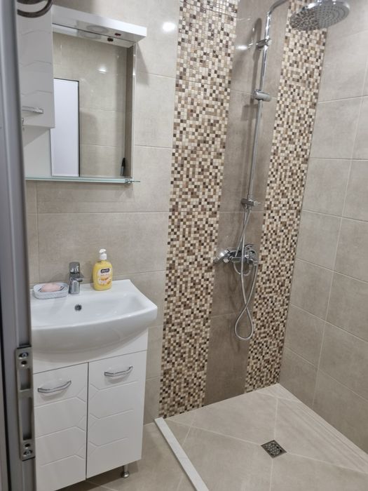 Дава се под наем Двустаен апартамент в Плевен, Идеален център - 85 кв.м за 510 € - Снимка #6