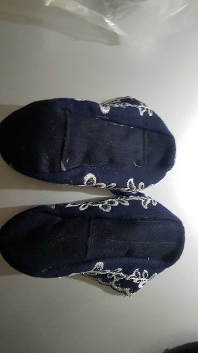 Родопски терлици с ръчна бродерия от копринен конец