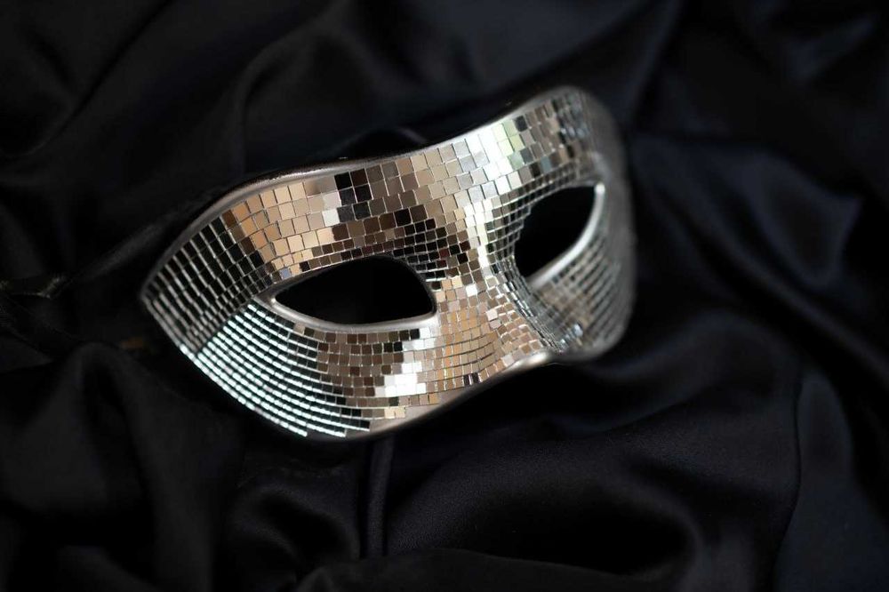 Карнавальные маски. Мужские и женские. Доставка включена.