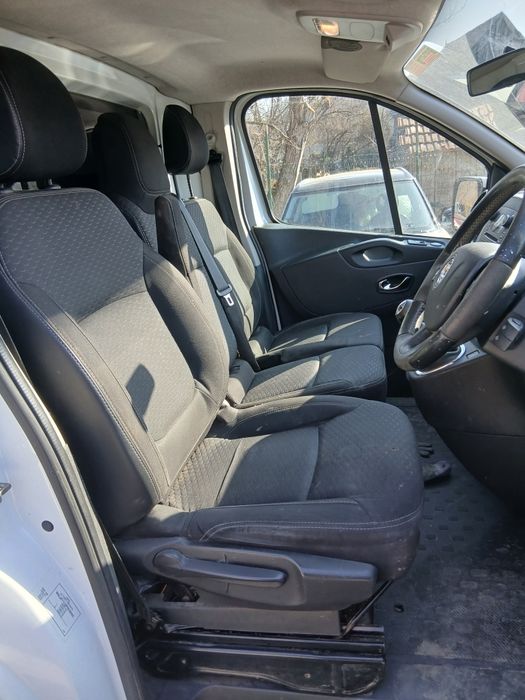 Dezmemrez Opel Vivaro 1.6 bi turbo 120 cp