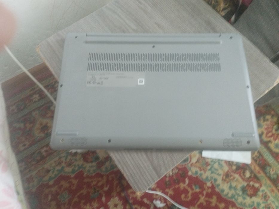 Lenovo ideapad 1