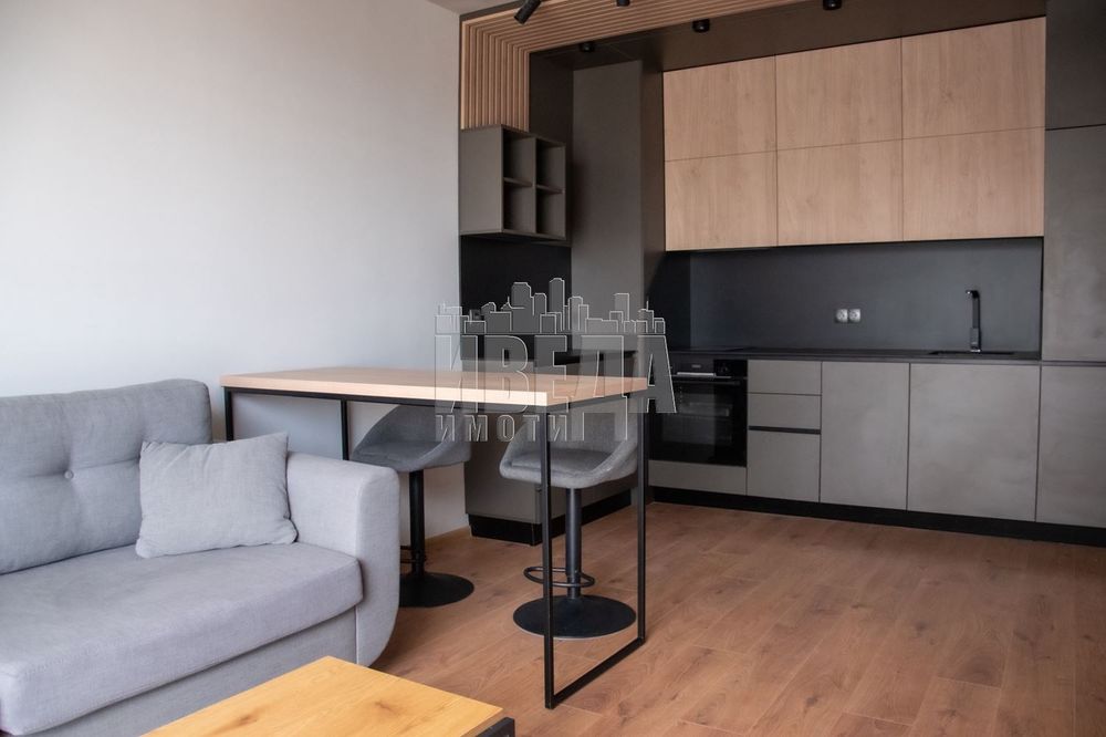 Луксозен двустаен апартамент с морска панорама в сърцето на Бриз