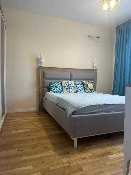 Дава се под наем Двустаен апартамент в Бургас, Славейков - 78 кв.м за 612 € - Снимка #4