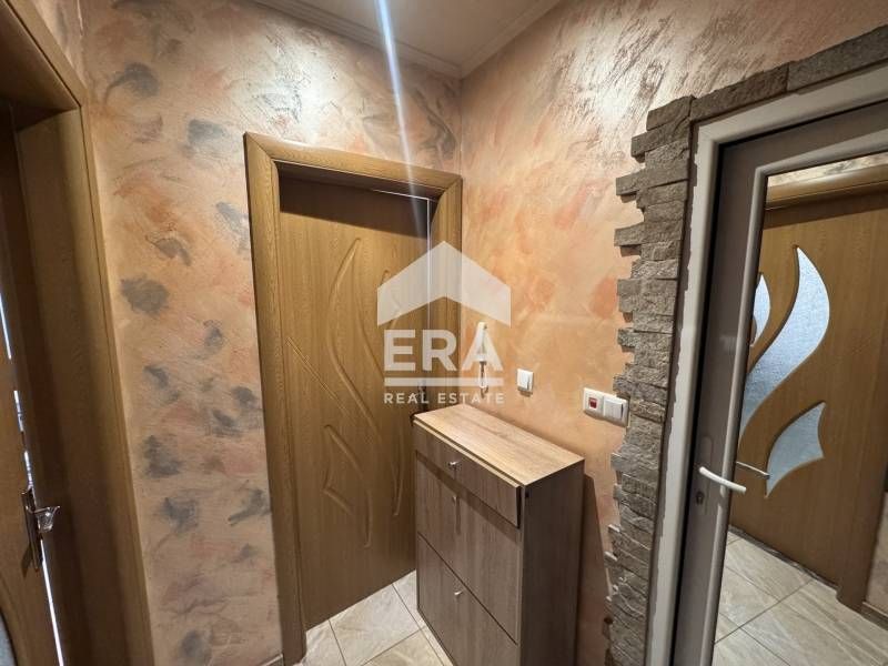 Ексклузивен двустаен обзаведен апартамент на 100 м от бул."Христо Смир