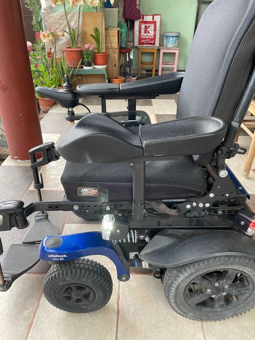 Fotoliu rulant electric Ottobock Juvo B5