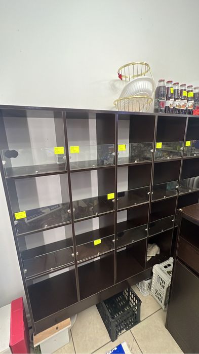 Продается витрина шкаф