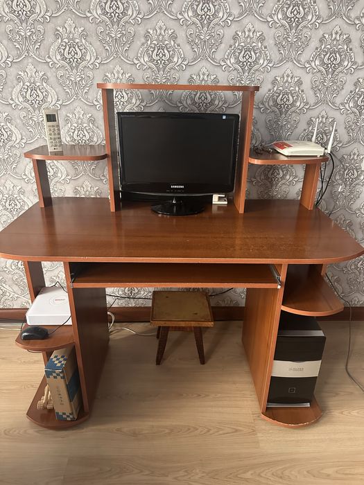 Компьютерный стол