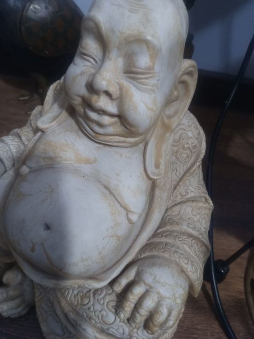 смеещия се Будакомпозитен материал с добавен каменен прах