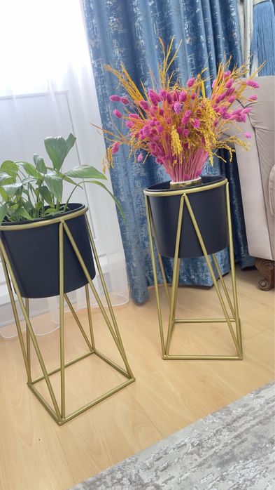 Интерьерные подставки, кашпо