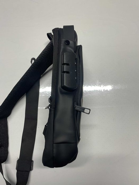 Чанта за през рамо с USB поддръжка за зареждане