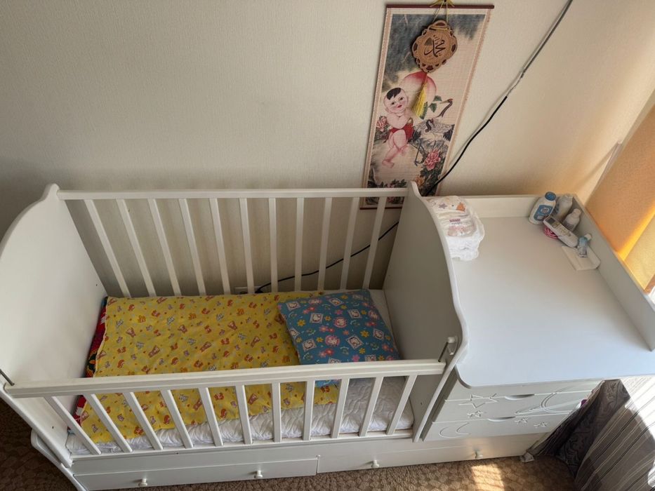 Детская кроватка