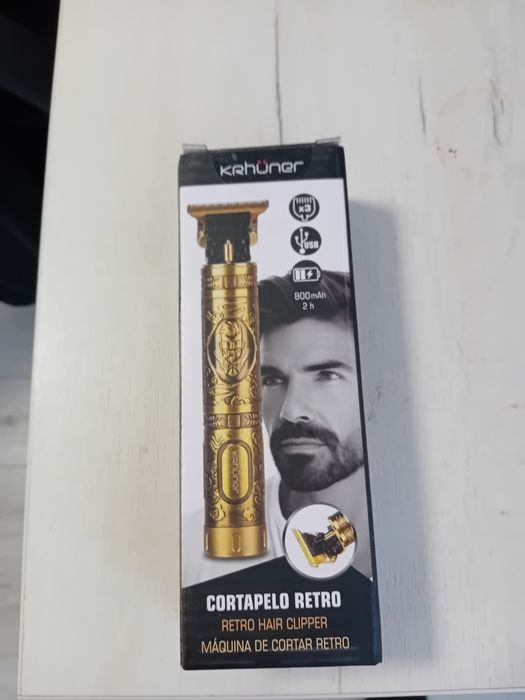 Vând mașină de tuns și trimmer, ambele noi nedesfacute