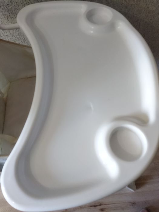 Продаю стол для кормления