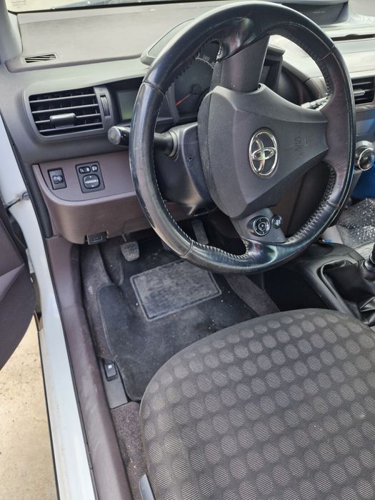 Toyota IQ 1,0 benzina
