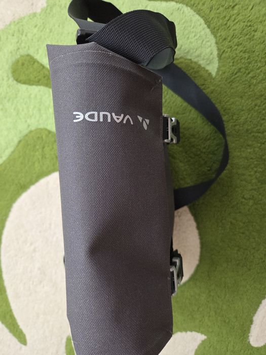 Vând geantă Vaude pentru bicicletă