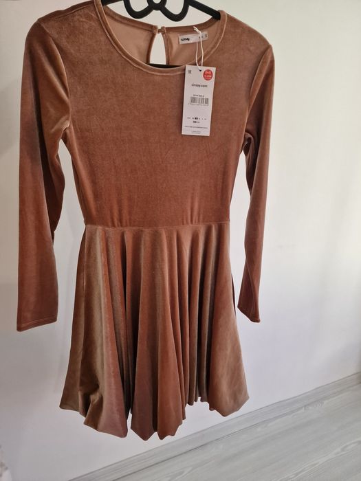 Нова рокля кадифе